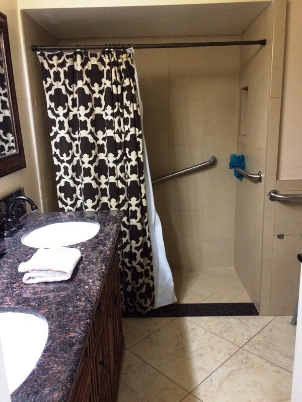 adriana-elderly-care-home-i-6-restroom.jpg