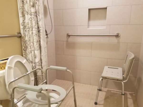 adriana-elderly-care-home-iv-restroom-2.jpg