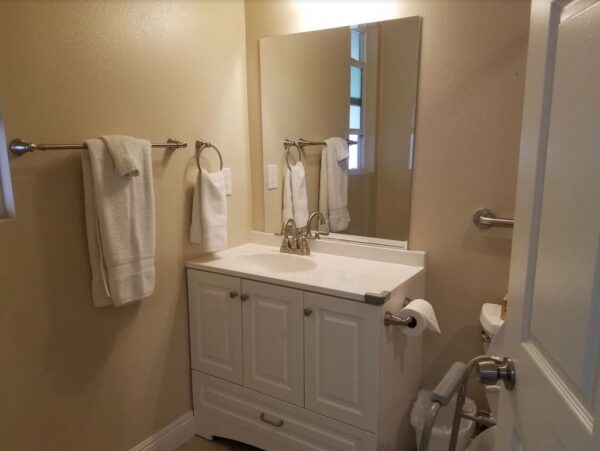 adriana-elderly-care-home-iv-restroom-4.jpg