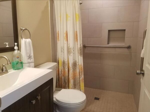 adriana-elderly-care-home-iv-restroom-5.jpg