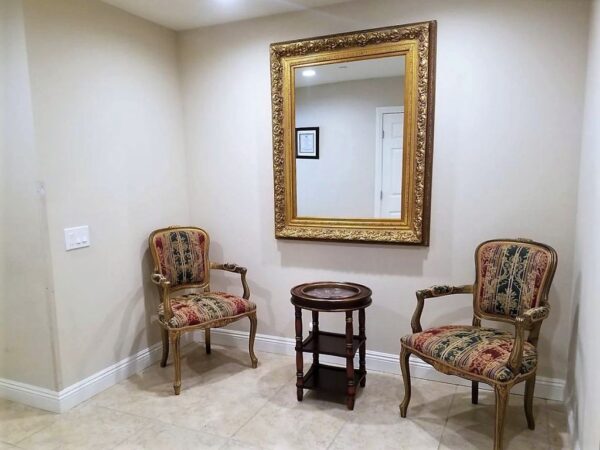 adriana-elderly-care-home-iv-seating-area.jpg