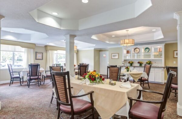 aegis-of-laguna-niguel-3-dining-room.jpg