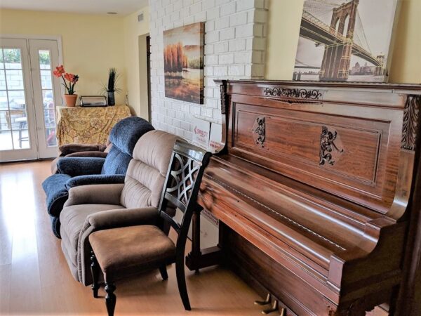 agape-senior-homes-i-living-room-2.jpg
