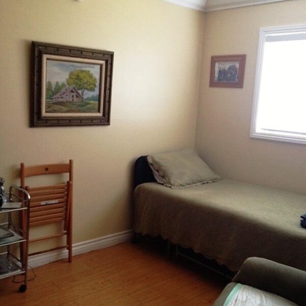ainas-guest-homes-3-private-room.jpg