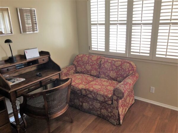 ameridge-residential-care-3-seating-area.jpg