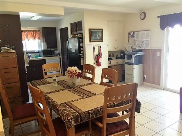 amethyst-care-home-at-virginia-4-dining-room.jpg