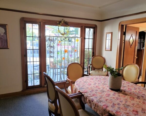 ana-maries-guest-home-4-dining-room.jpg