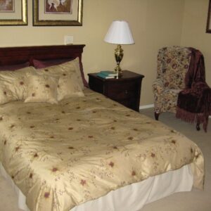 anaheim-crown-plaza-4-apartment.jpg