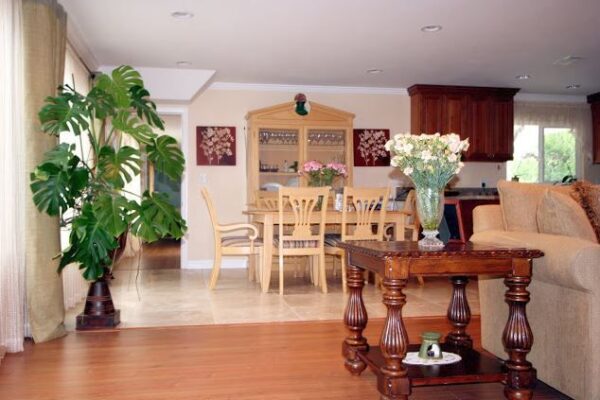 angelas-residential-care-1-dining-room.jpg