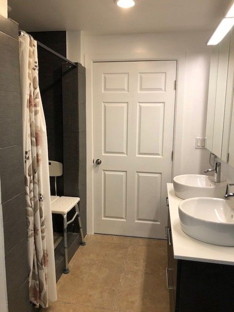 ankerton-suite-restroom.jpg