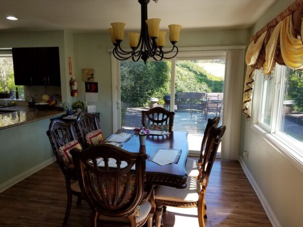 arbor-on-the-green-6-dining-room.jpg