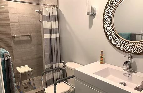 aspen-villa-6-restroom.jpg