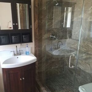 astoria-retirement-residence-corona-del-mar-restroom-2.jpg