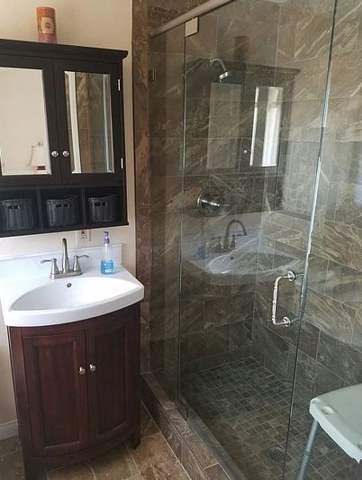astoria-retirement-residence-corona-del-mar-restroom-2.jpg