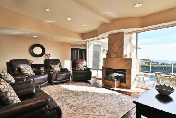 astoria-senior-care-homes-at-monarch-bay-3-living-room.jpg