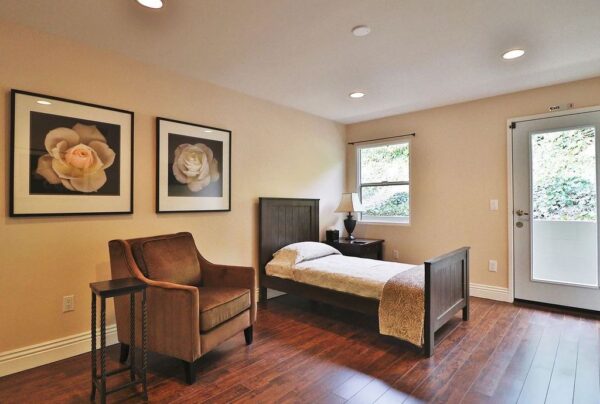astoria-senior-care-homes-at-monarch-bay-5-private-room.jpg