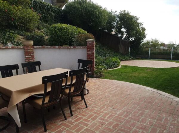 astoria-senior-care-homes-at-monarch-bay-6-patio.jpg