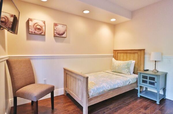 astoria-senior-care-homes-at-monarch-bay-private-room-3.jpg