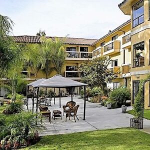 atria-del-sol-6-patio.jpg