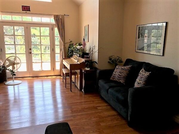 avondale-family-care-home-i-3-living-room.jpg