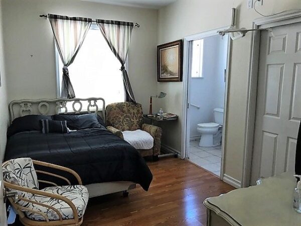 avondale-family-care-home-i-5-private-room-2.jpg