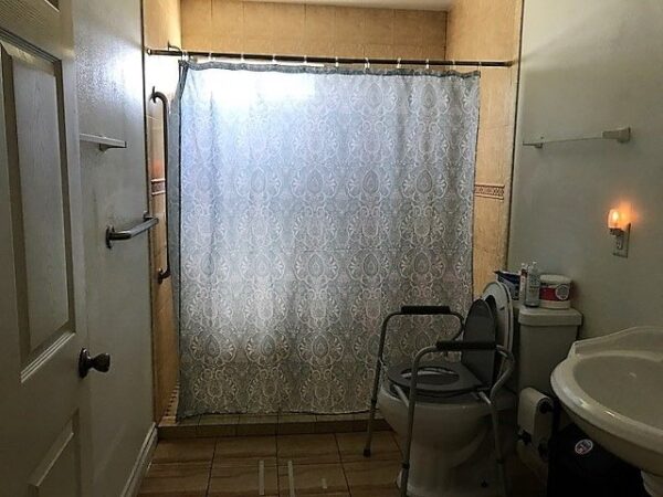 avondale-family-care-home-ii-restroom.jpg