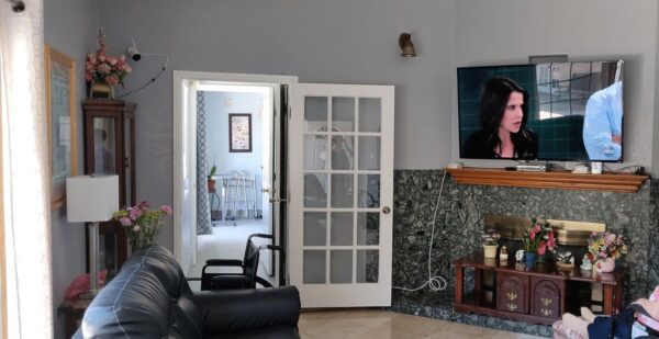 barr-senior-courtyard-i-3-living-room.jpg