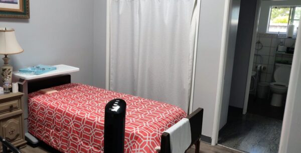 barr-senior-courtyard-ii-6-shared-room.jpg