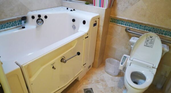 bayside-cottages-i-restroom.jpg