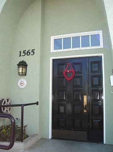 bayside-cottages-iii-1-front-door.jpg