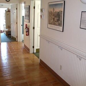 bayside-cottages-iii-4-hallway.jpg