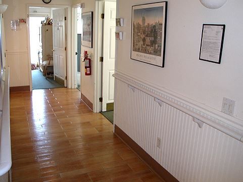 bayside-cottages-iii-4-hallway.jpg