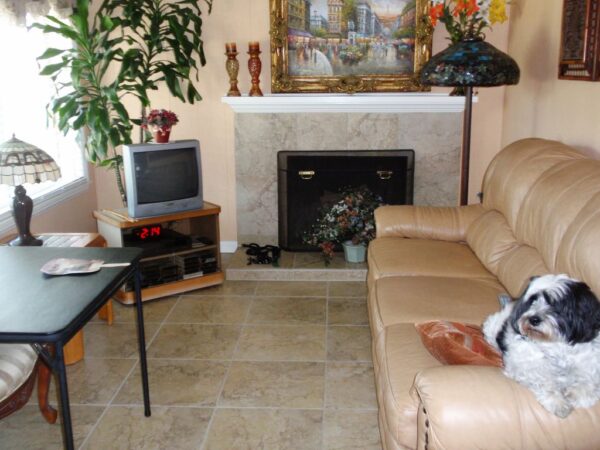 beachside-senior-care-home-3-living-room.jpg