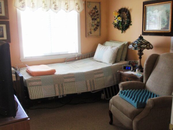 beachside-senior-care-home-6-private-room.jpg