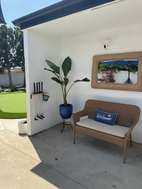 bluebird-senior-living-outdoor-seating-2.jpeg