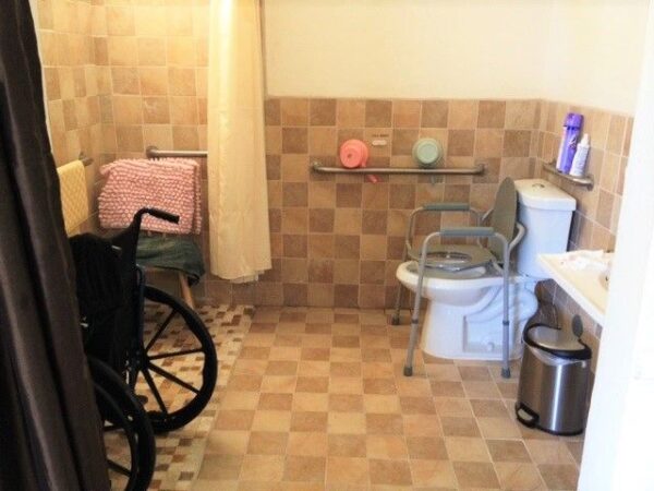 bonafide-home-care-llc-roll-in-shower.jpg