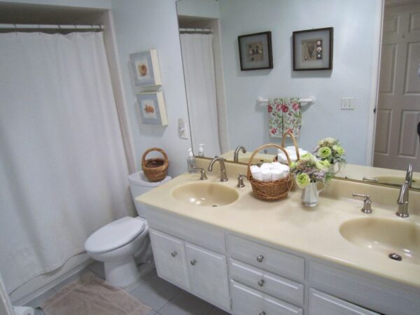 brigittes-villa-regina-home-restroom.jpg
