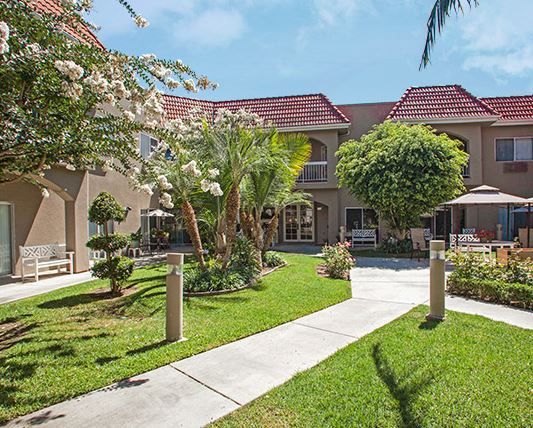 brookdale-brea-courtyard.jpg