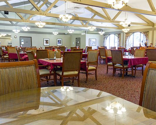 brookdale-garden-grove-3-dining-hall.jpg