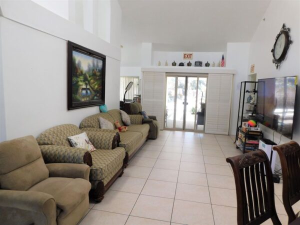 camino-hills-care-home-ii-3-living-room-2.jpg