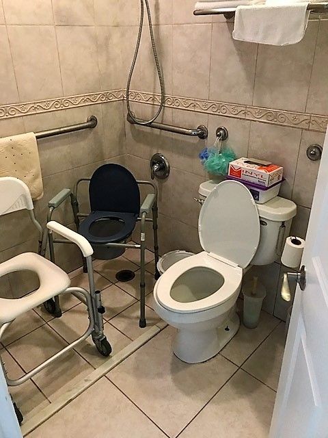 camino-hills-care-home-ii-restroom-3.jpg