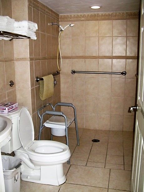 camino-hills-care-home-ii-restroom.jpg