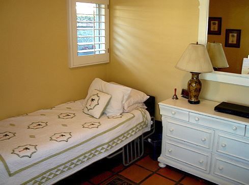 care-jordan-2-private-room-2.jpg