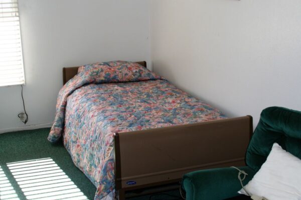 care-jordan-senior-homes-5-private-room.jpg