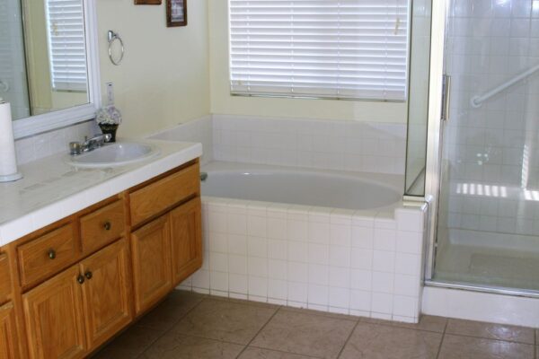 care-jordan-senior-homes-restroom-2.jpg