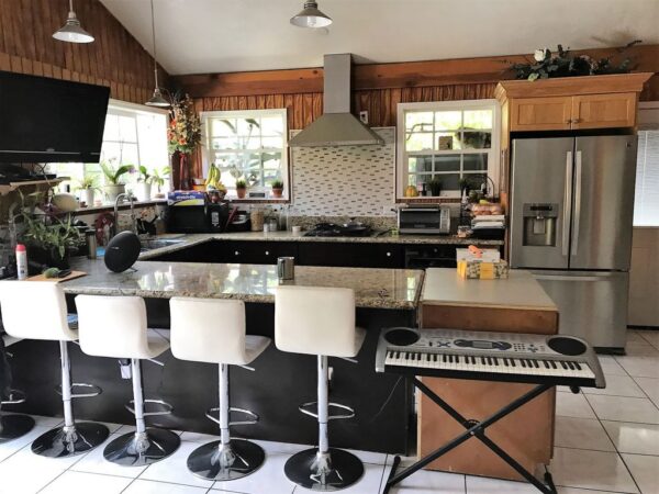 caring-sisters-home-and-garden-at-lake-forest-5-kitchen.jpg