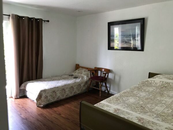 caring-sisters-home-and-garden-at-lake-forest-6-shared-room.jpg