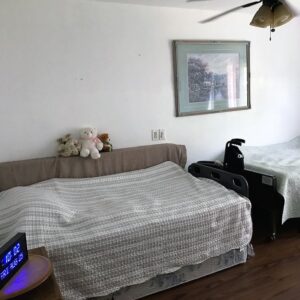 caring-sisters-home-and-garden-at-lake-forest-shared-room-2.jpg