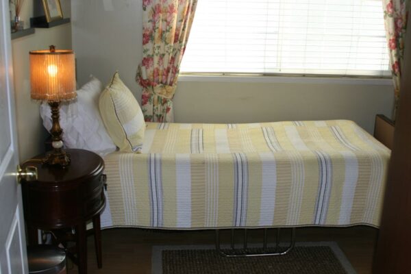 castlegate-manor-private-room.jpg