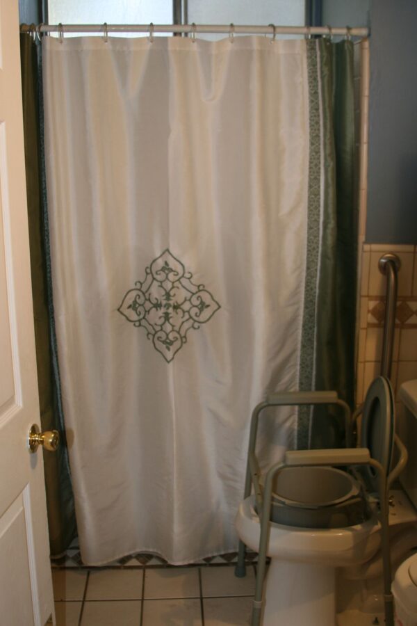 castlegate-manor-restroom.jpg